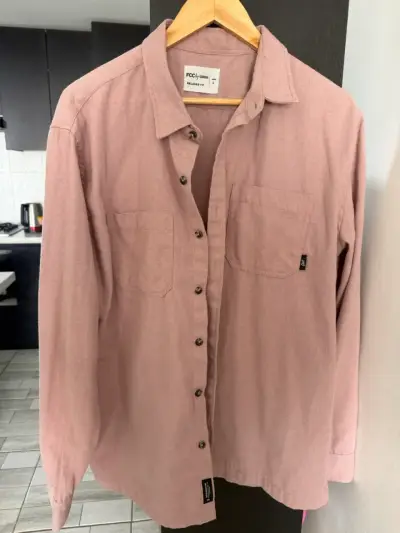 Camisa Hombre Rosa Manga Larga Relaxed Fit - miniatura 1