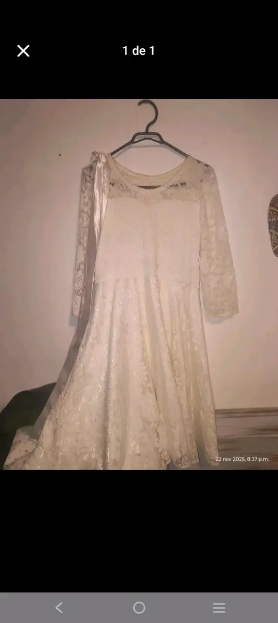 Vestido de encaje blanco elegante