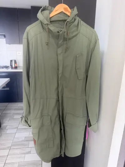 Parka verde con capucha para mujer - miniatura 3