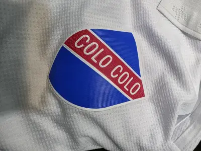 Camiseta Adidas Colo Colo 100 Años Blanca - miniatura 2