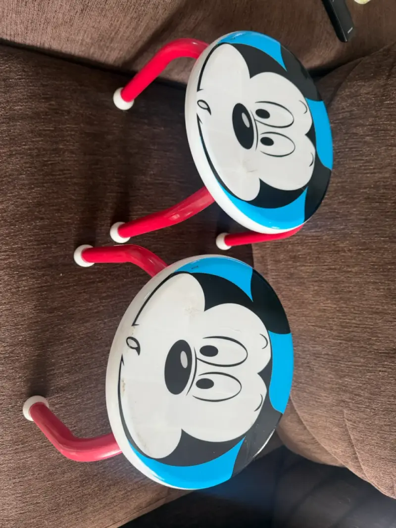 Taburetes infantiles con diseño de personaje