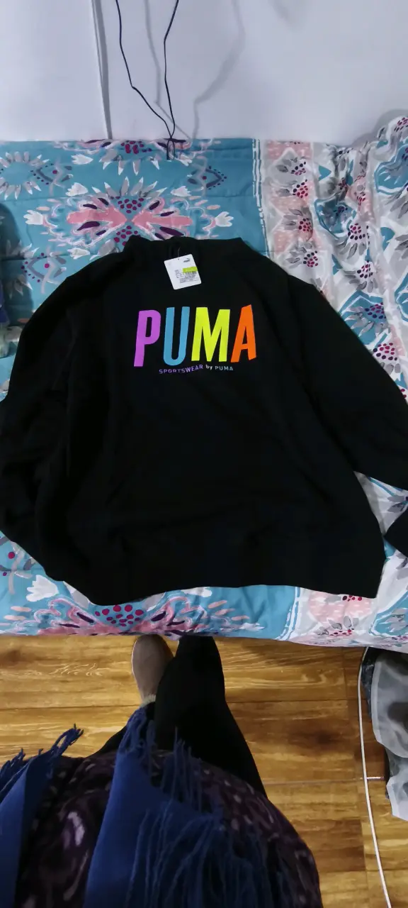 Polerón negro Puma con logo colorido - 1