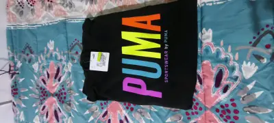 Polerón negro Puma con logo colorido - miniatura 2