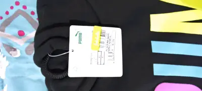 Polerón negro Puma con logo colorido - miniatura 3
