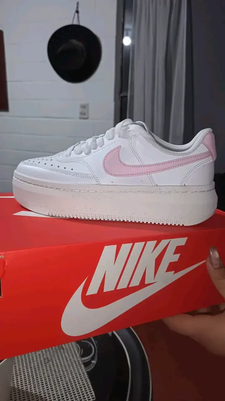 Zapatillas Nike Air Force 1 Blancas y Rosadas