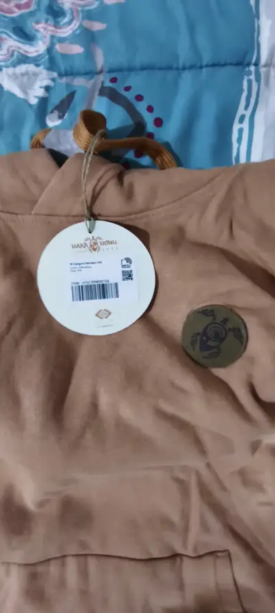 Polerón Haka Honu Damasco XL con diseño bordado - miniatura 5