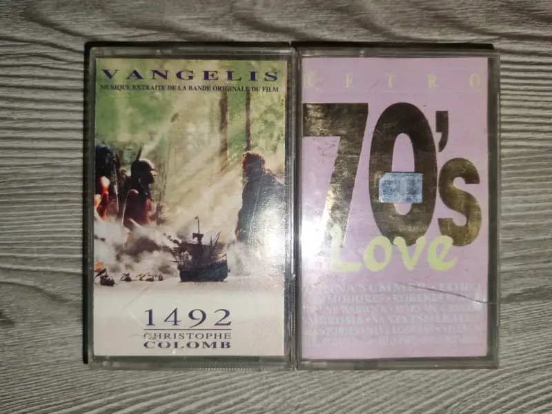 Cassettes Vangelis y 70's Love - 1