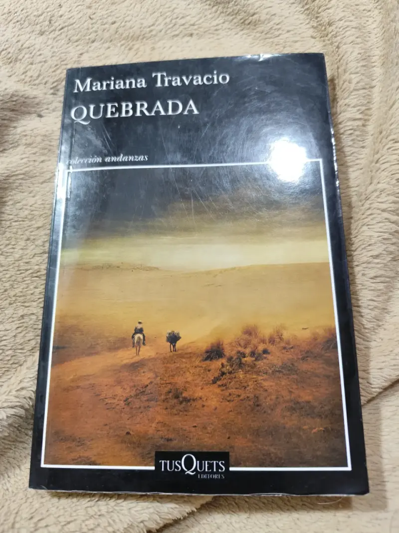 Libro 'Quebrada' de Mariana Travacio - 1