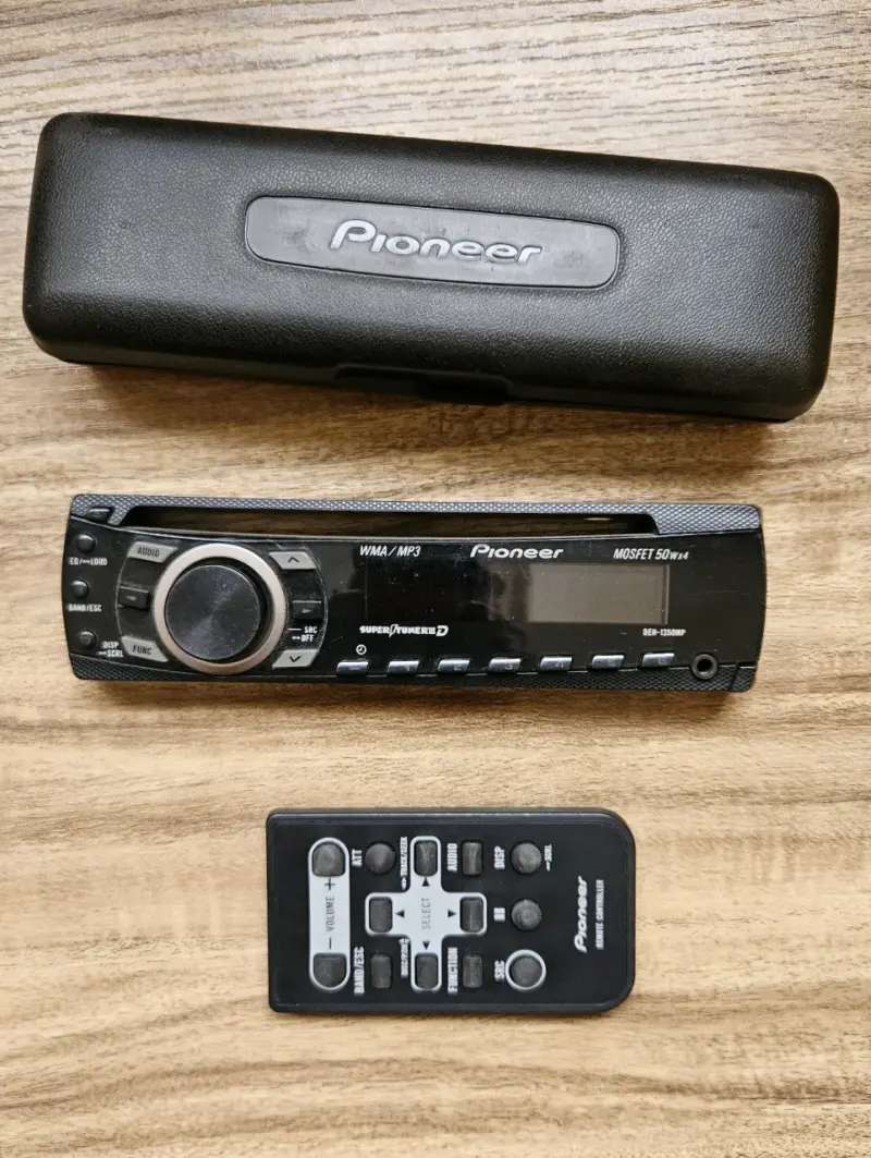 Radio de auto Pioneer DEH-1350MP - 1