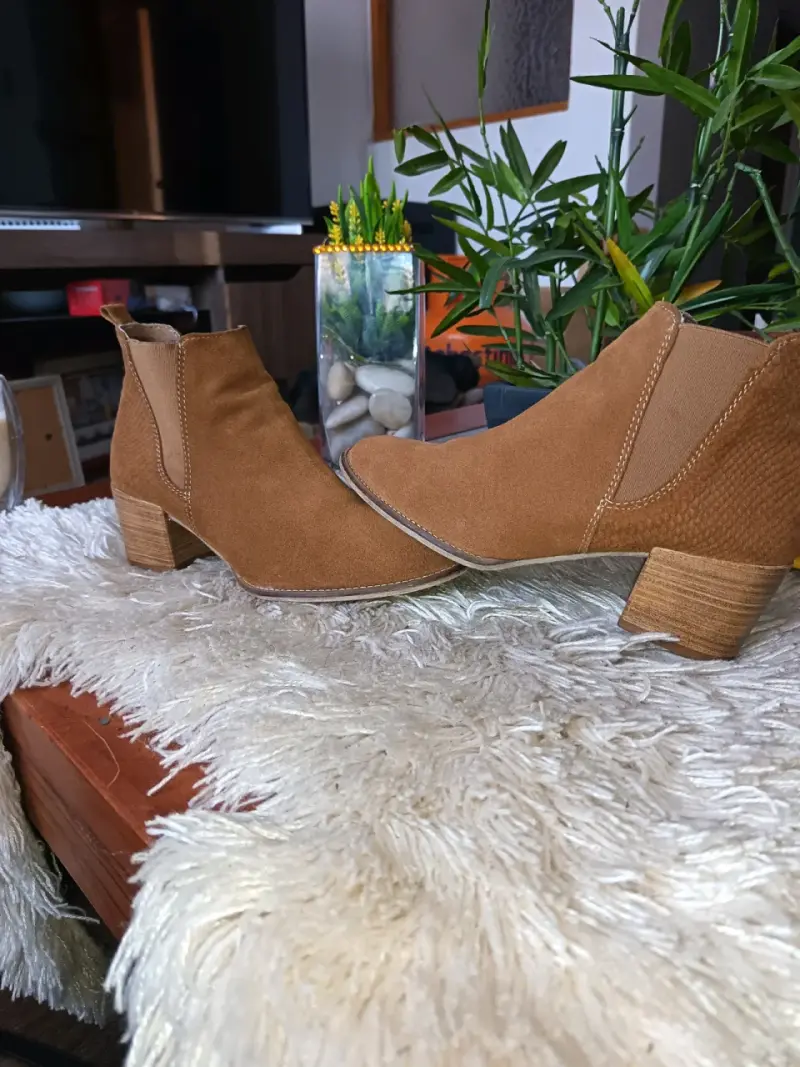 Botines de gamuza marrón con tacón bajo - 3