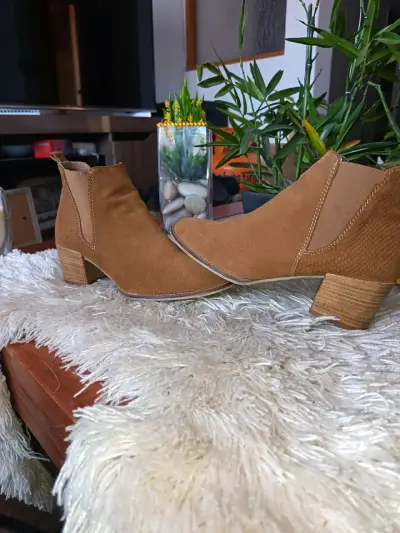 Botines de gamuza marrón con tacón bajo - miniatura 3