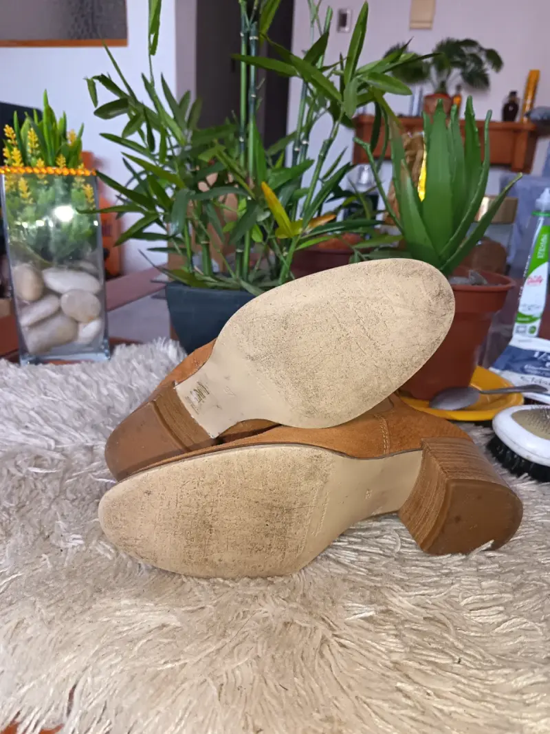 Botines de gamuza marrón con tacón bajo - 4