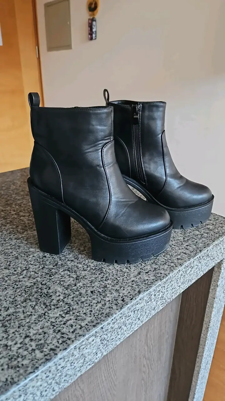 Botines negros con plataforma