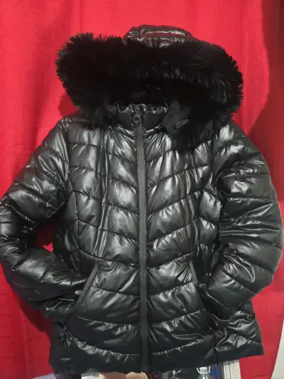 Chaqueta negra con capucha T.  L/XL - miniatura 1