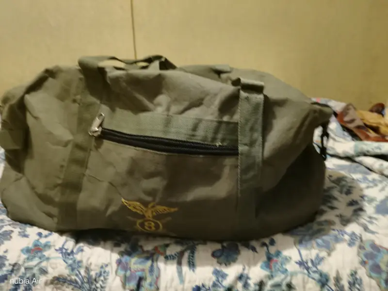 Bolso de lona verde militar con cierre