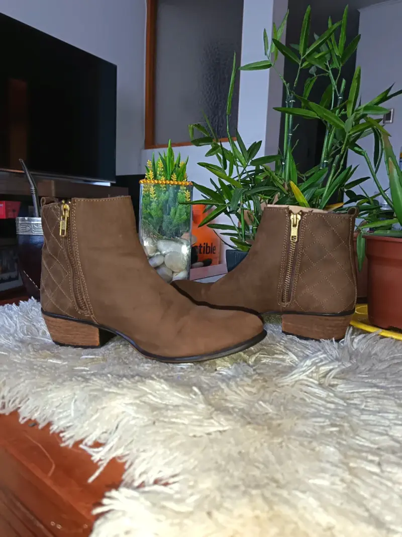 Botines de gamuza marrón con cierre lateral - 2