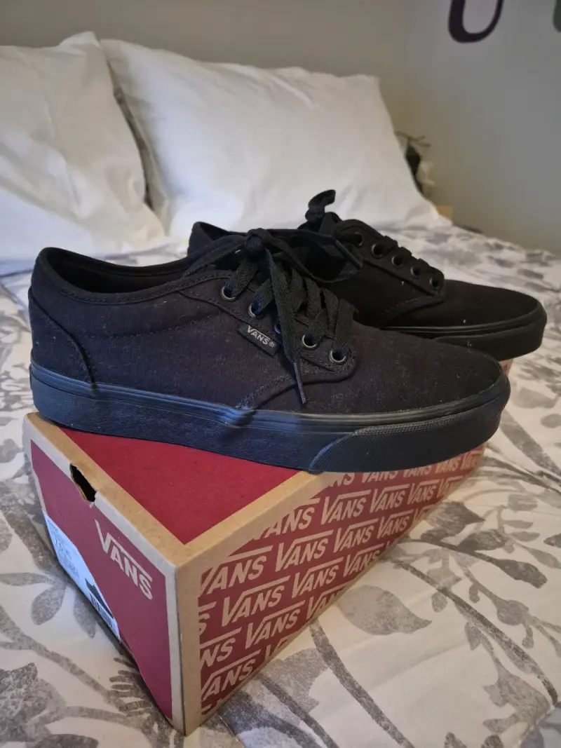 Zapatillas negras Vans casuales para mujer - 2