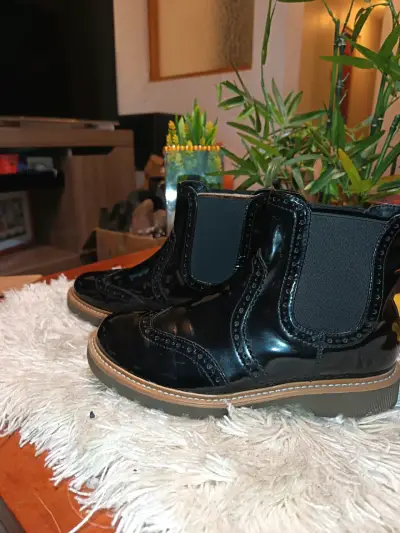 Botines de charol negro con suela gruesa - miniatura 2