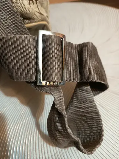 Mochila Guess beige con diseño monograma - miniatura 5