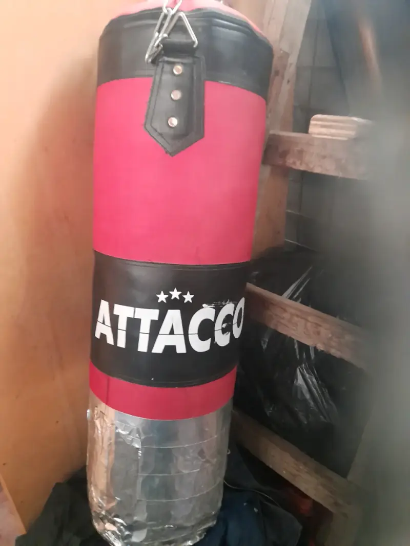 Saco de Boxeo Attacco Rojo y Negro