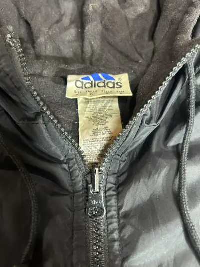 Chaqueta cortaviento Adidas negra con capucha - miniatura 5