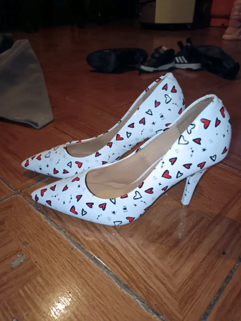 Tacones de mujer con diseño de corazones Vizzano - 1