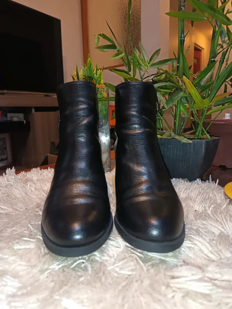 Botines de cuero negro con cierre lateral - 2