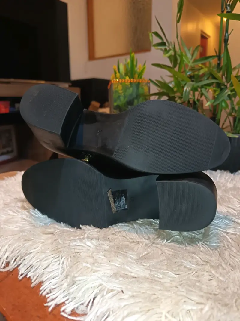 Botines de cuero negro con cierre lateral - 3