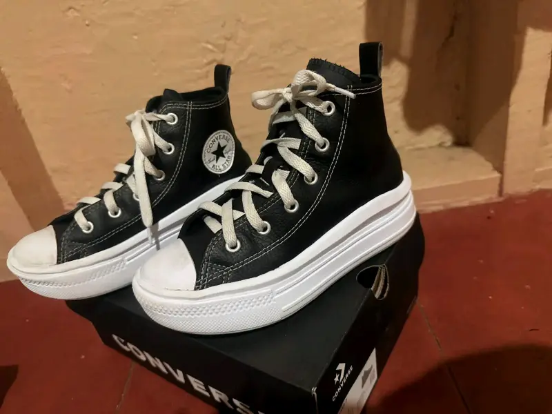 Zapatillas negras altas Converse All Star - 1