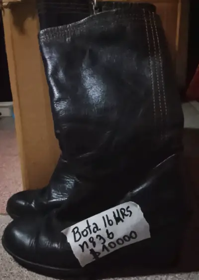 Botas negras de cuero talla 36 - miniatura 1