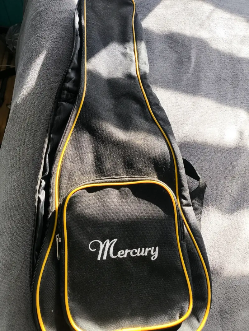 Ukulele Mercury - 3