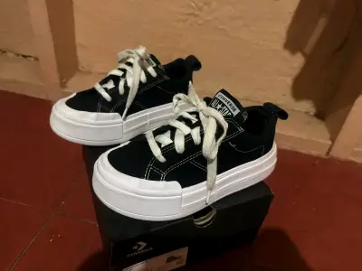 Zapatillas Converse negras de lona para mujer - miniatura 1