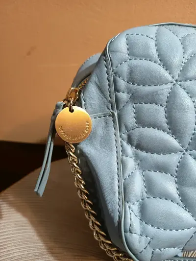 Cartera cruzada azul con diseño acolchado - miniatura 3