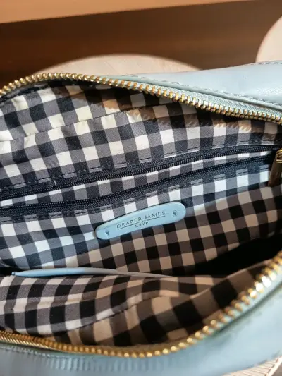 Cartera cruzada azul con diseño acolchado - miniatura 5