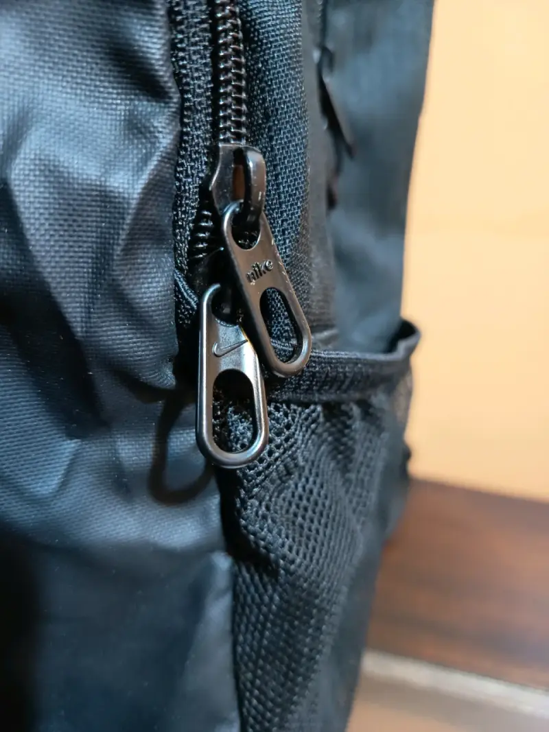 Mochila Nike negra con logo - 3