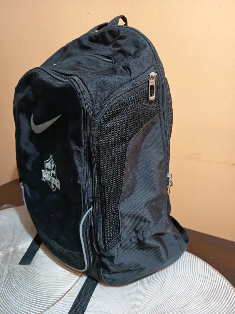 Mochila negra Nike con logo Providence - 2