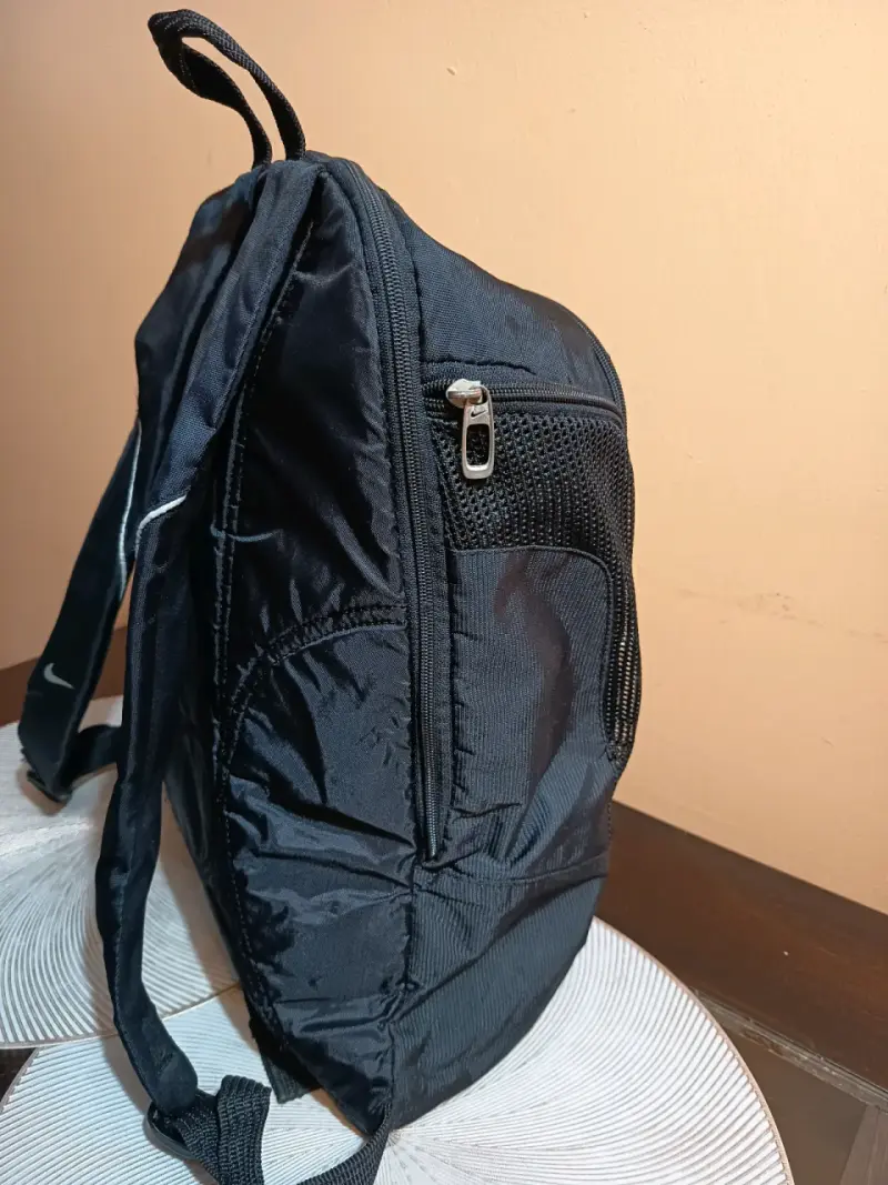 Mochila negra Nike con logo Providence - 4