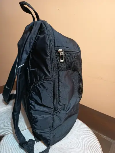 Mochila negra Nike con logo Providence - miniatura 4