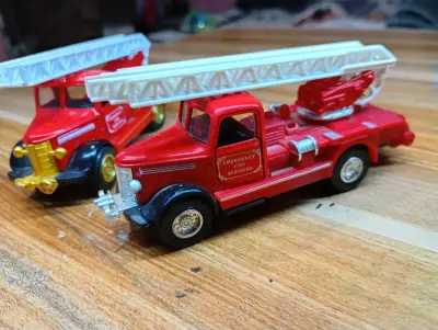 Camiones de Bomberos a escala  2 x 15 - miniatura 2
