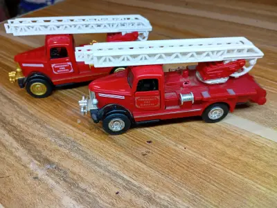 Camiones de Bomberos a escala  2 x 15 - miniatura 3