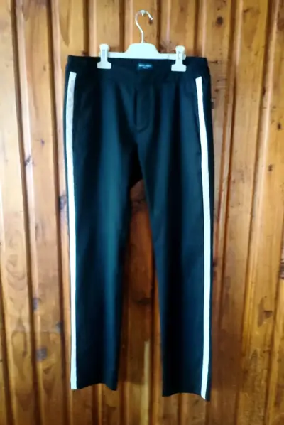 Pantalones negros con franjas blancas Basement - miniatura 2