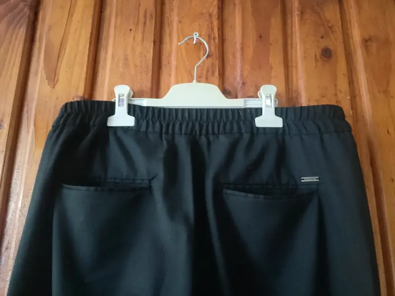 Pantalones negros con franjas blancas Basement - 4