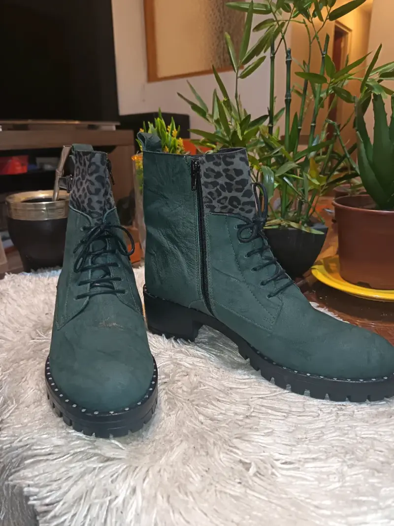 Botines de cuero verde con diseño animal print - 2