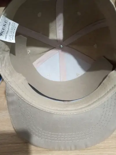 Gorra beige estilo sportcap ajustable - miniatura 3