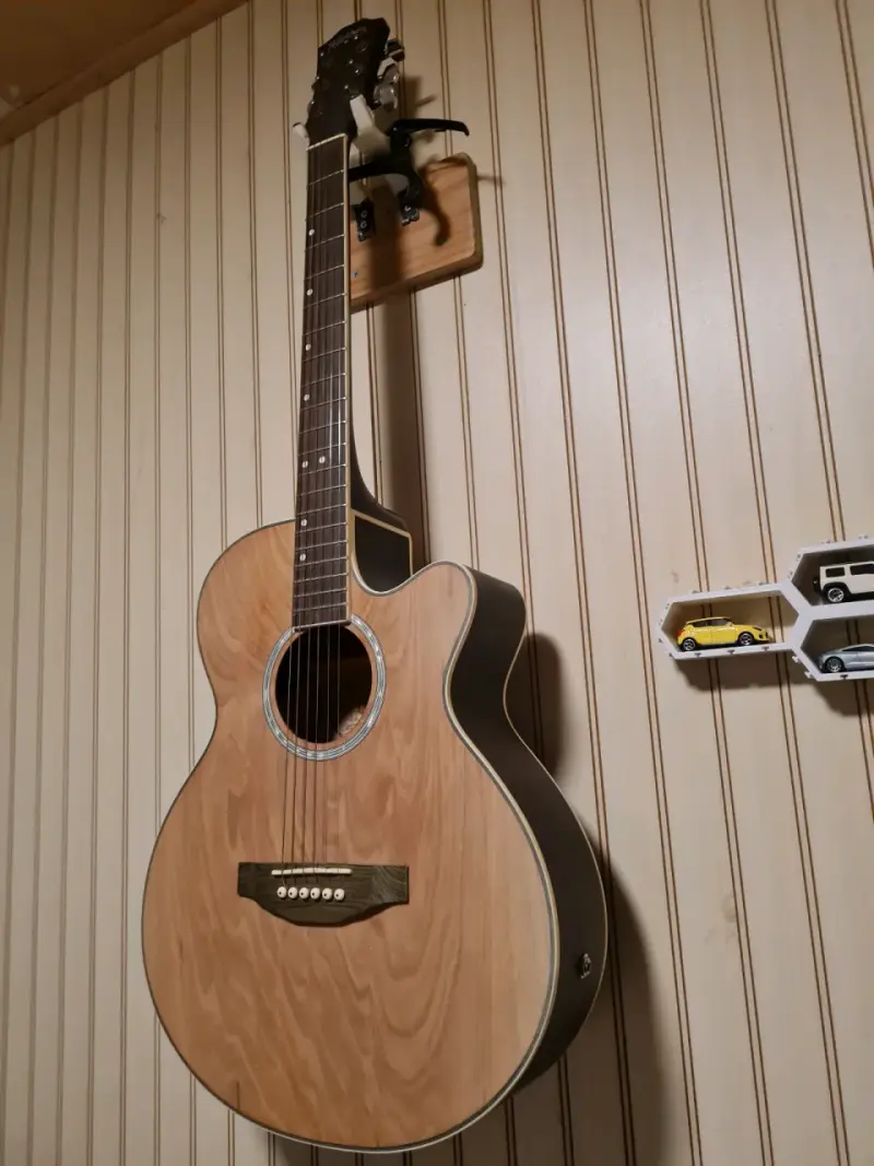 Guitarra electro acústica semi nueva Washburn - 1
