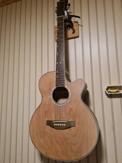 Guitarra electro acústica semi nueva Washburn - miniatura 2