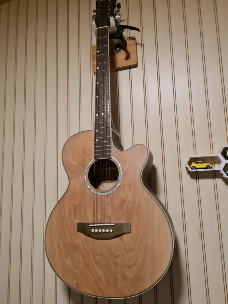 Guitarra electro acústica semi nueva Washburn - 3