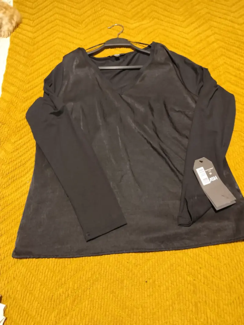 Blusa negra de manga larga talla L