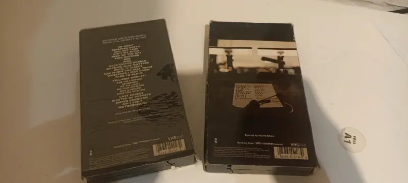 Cajas VHS Metallica Cunning Stunts y S&M - 2