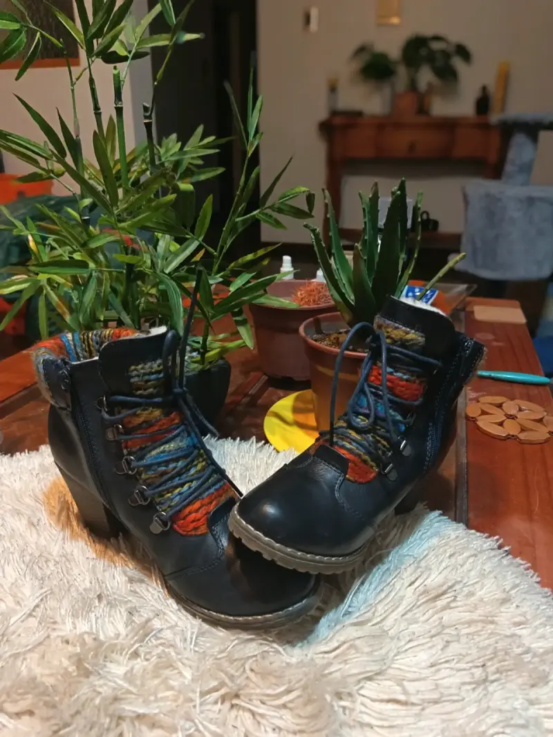 Botines de cuero con diseño colorido - 2